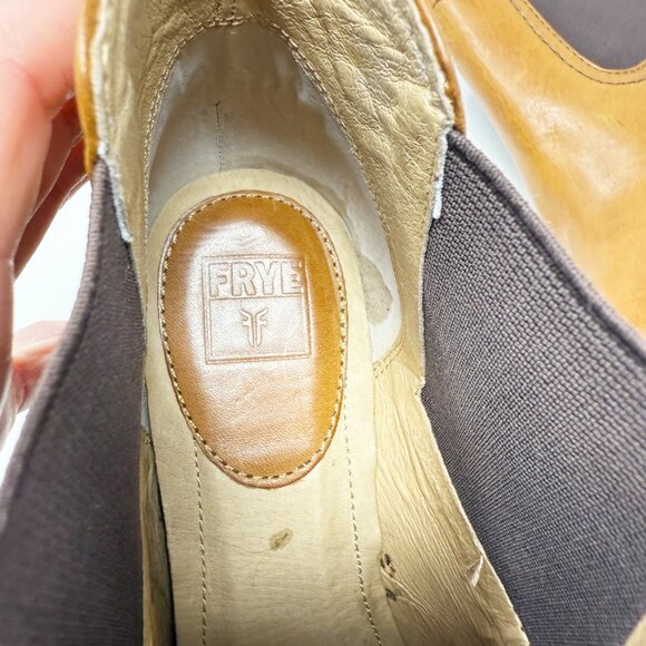 Frye Cognac Brown Leather Scarlett Chelsea High Heel Bootie Women's Sz 9 Pull On - Picture 9 of 10